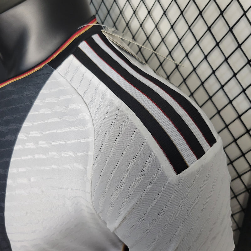 CAMISA VERSÃO PLAYER DA SELEÇÃO DA ALEMANHA 22/23 BRANCO