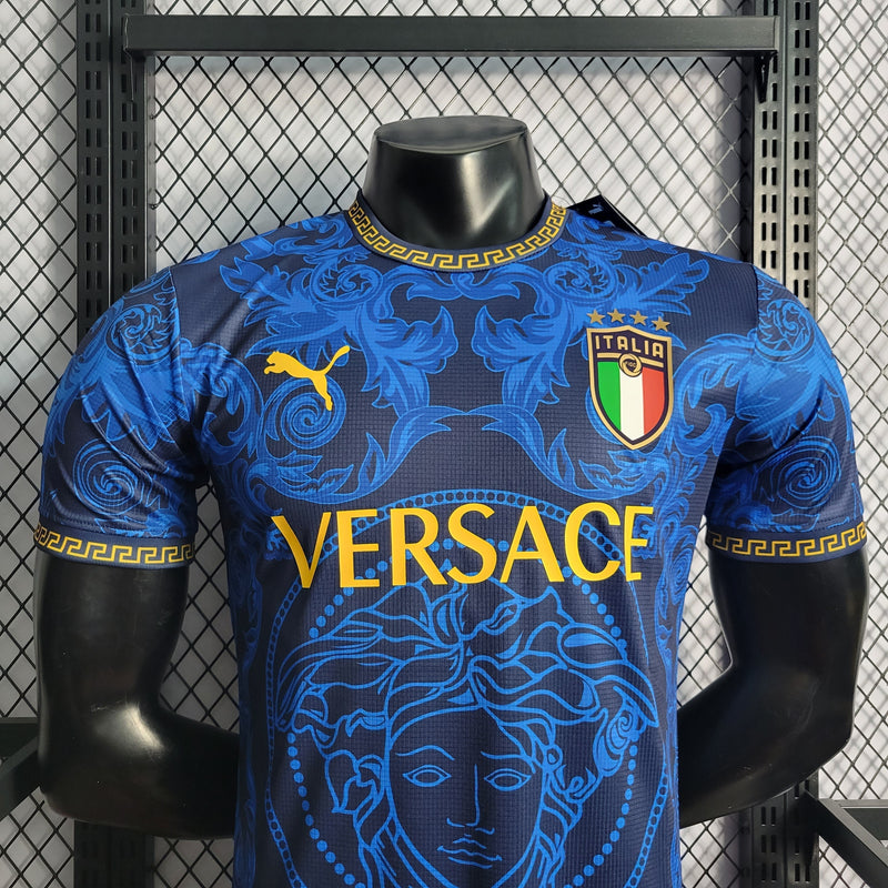 CAMISA VERSÃO PLAYER DA SELEÇÃO DA ITALIA 22/23 AZUL VERSACE