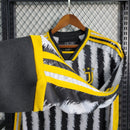 CAMISA MANGA LONGA DO JUVENTUS  23/24 BRANCO, PRETO E AMARELO