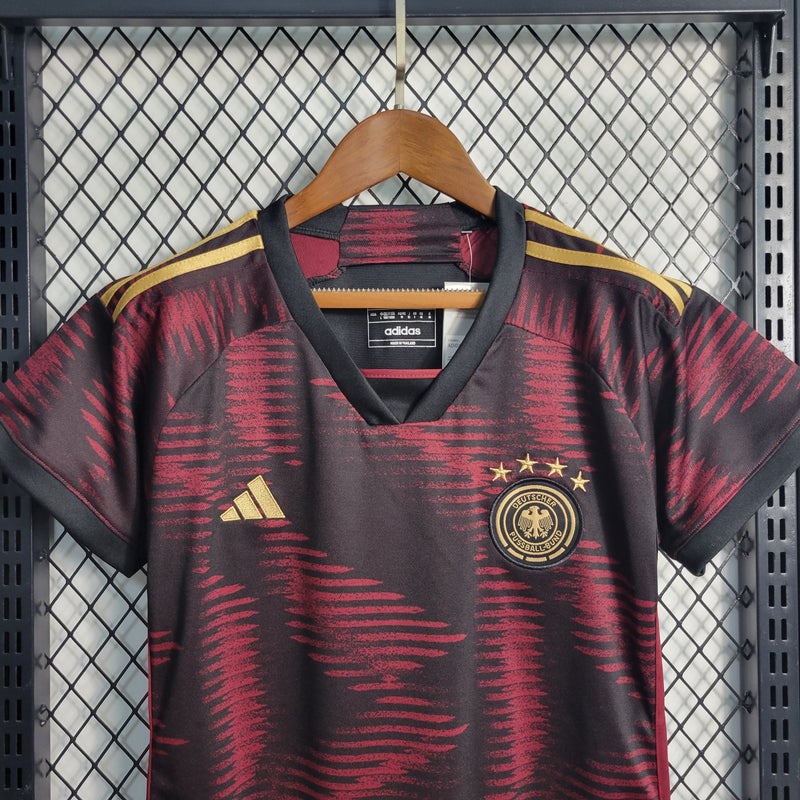 CAMISA FEMININA DA SELEÇÃO DA ALEMANHA 23/24 MULTCOLOR